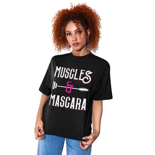 Oversize-T-Shirt aus schwarzer Baumwolle mit auffälligem Frontprint „Muscles & Mascara“ und Spritzenmotiv