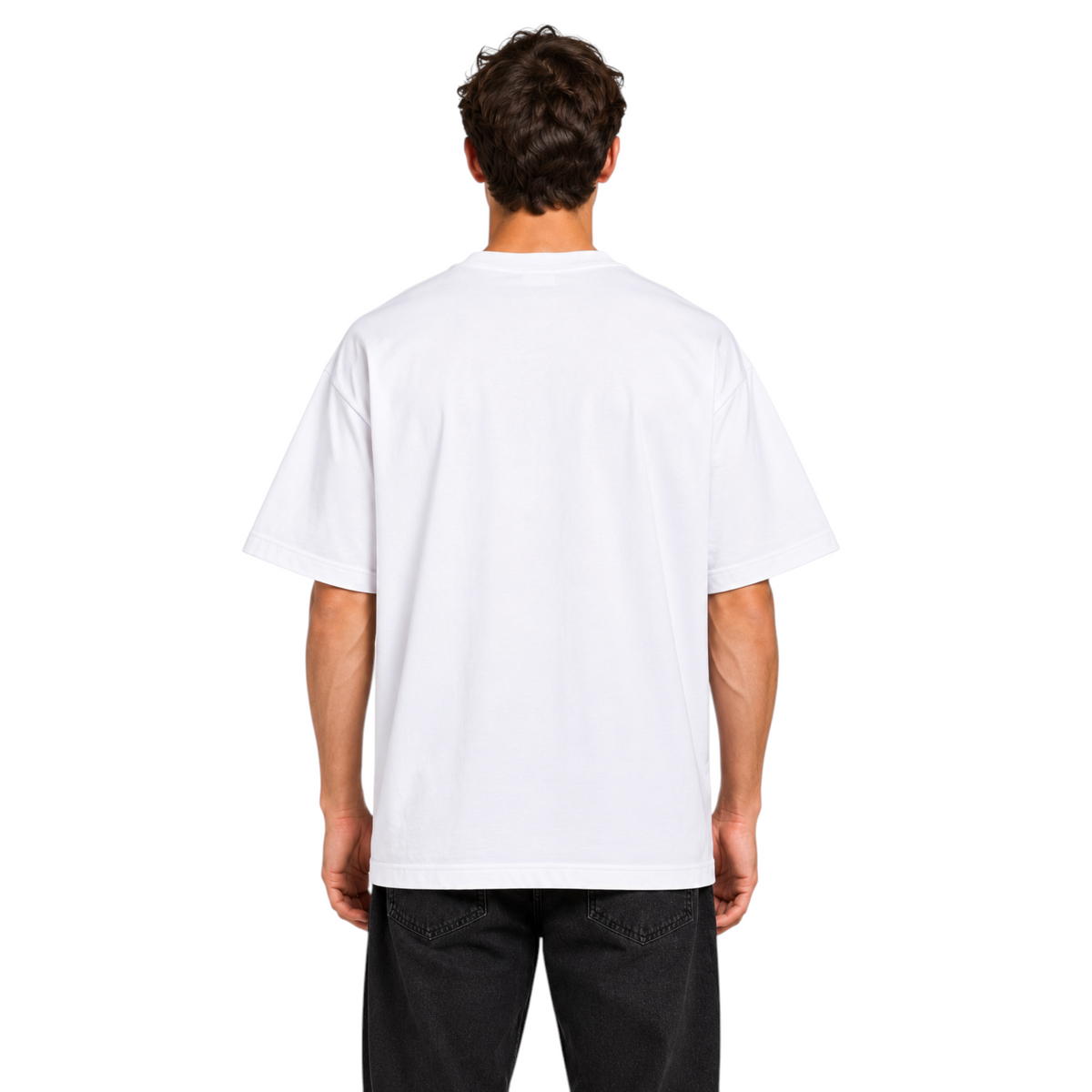 DAWIS Origin Oversize T-Shirt in Weiß aus schwerer Baumwolle, Rückansicht an einem Model