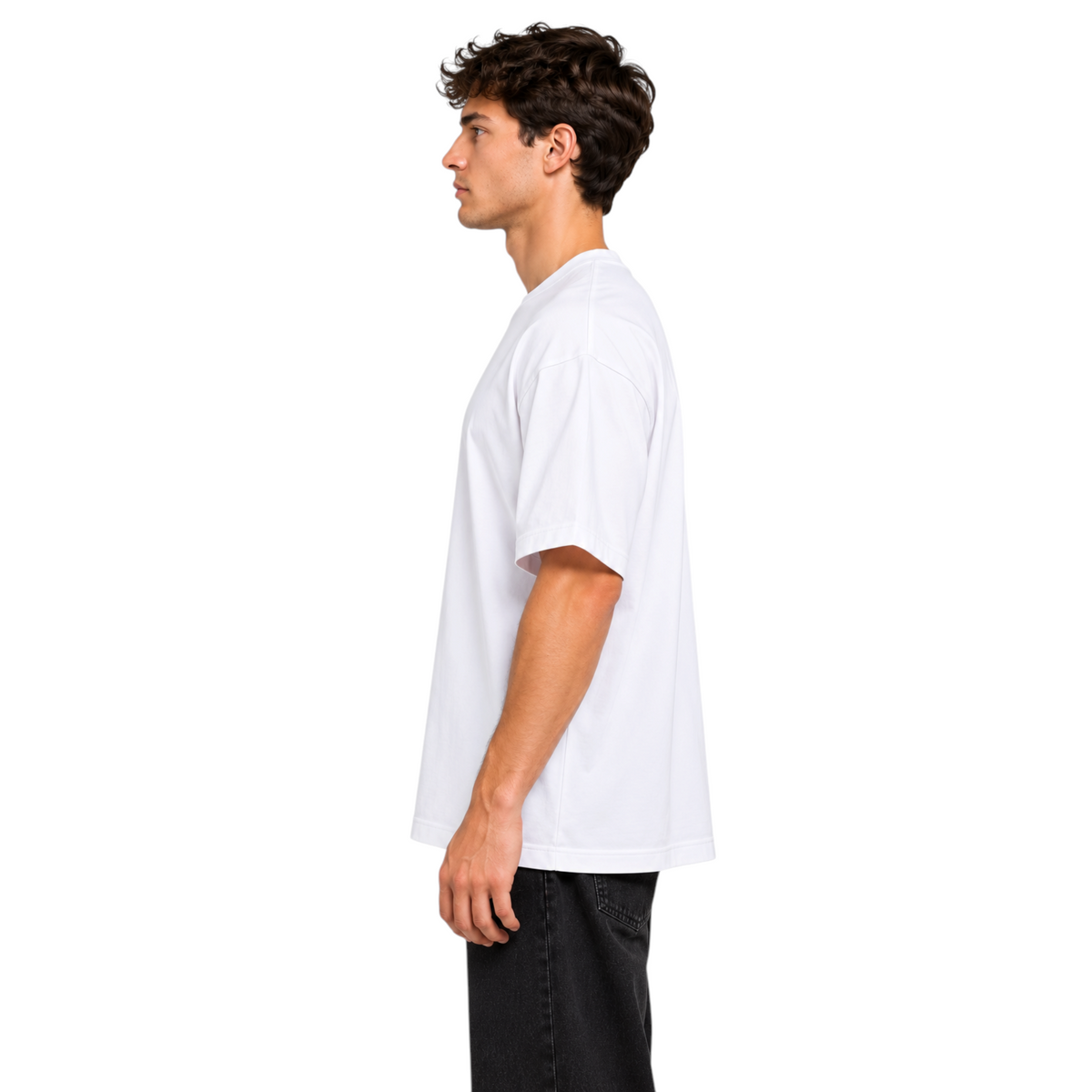 DAWIS Origin Oversize T-Shirt in Weiss aus schwerer Baumwolle, Seitenansicht an einem Model