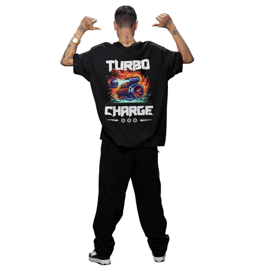 Turbo Charger Oversize-T-Shirt aus schwarzer Baumwolle mit großem Turbo-Auto-Print auf dem Rücken
